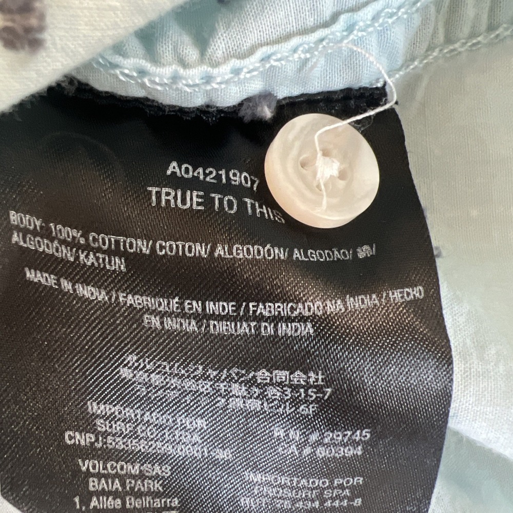 Volcom Short Sleeve Button-Up Shirt Light Blue Embroidered Size Large - Picture 4 of 9
